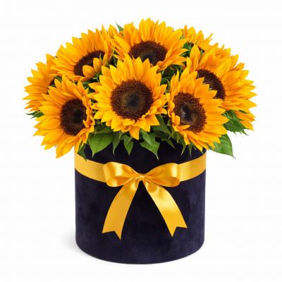 Цветы в коробке с подсолнухами