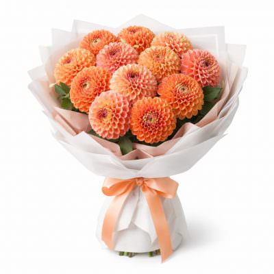 Букет с оранжевыми георгинами «Оранжевый шарм»