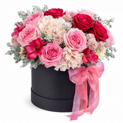 Шляпная коробка с цветами «Нежный шарм»